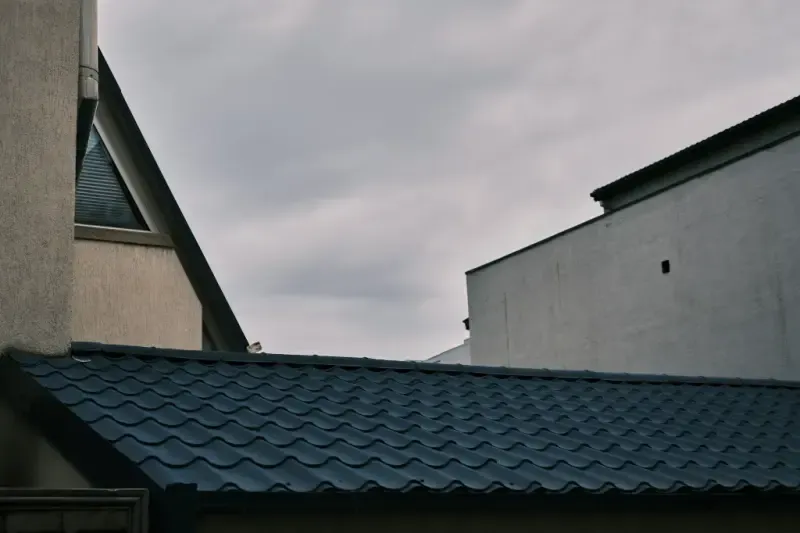 Jakie pokrycie dachowe wybrać w trakcie budowy domu? Najlepsze pokrycia dachowe